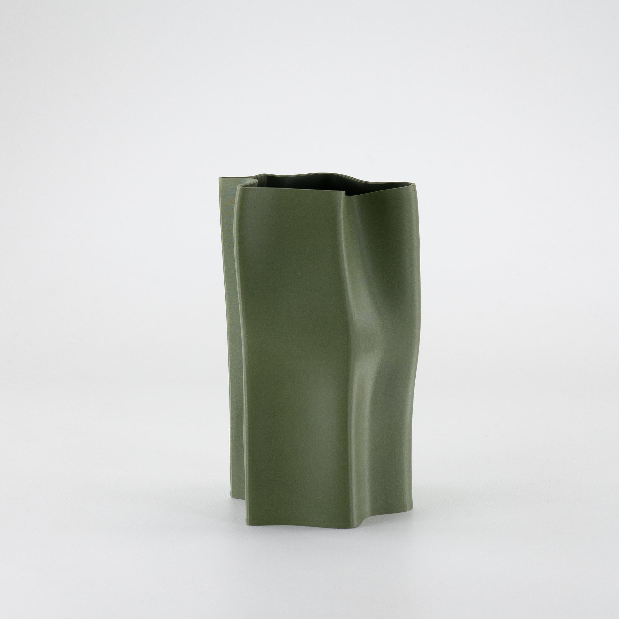 1123-1 Fluid Vase Olive 0