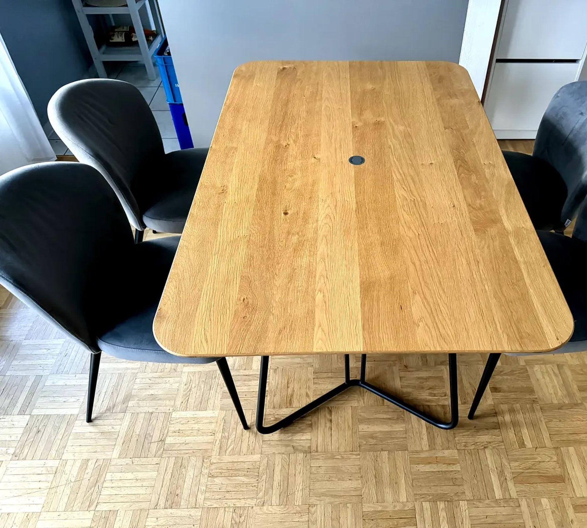 Wires Esstisch Holz Edelstahl Braun  1