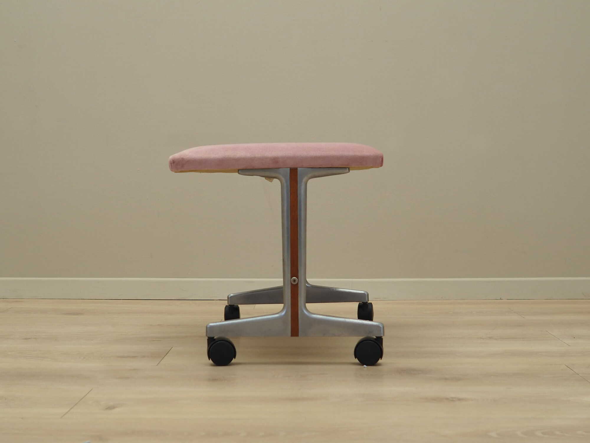 Vintage footstool Textile Wood Pink 1960s 3