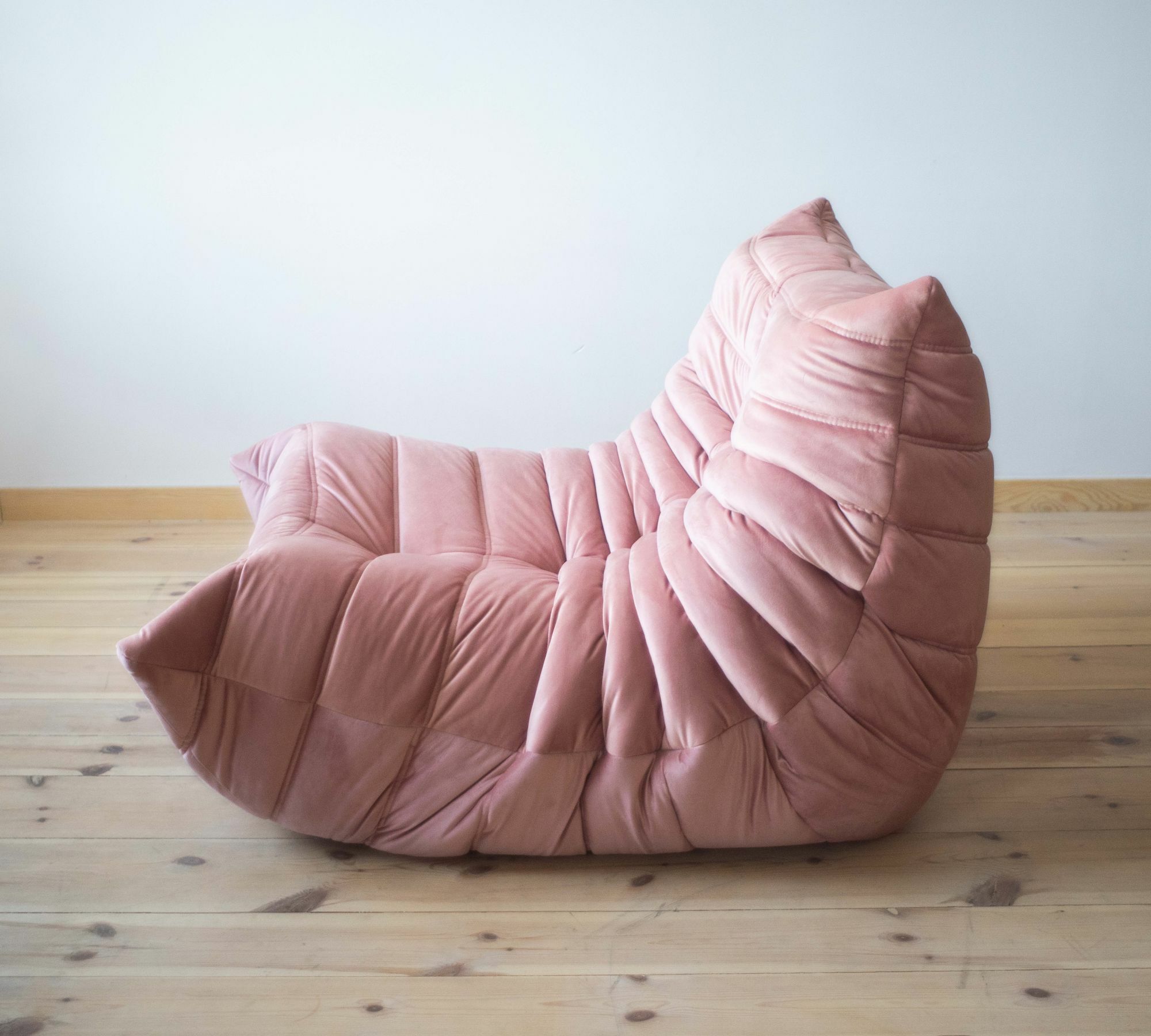 Togo armchair velvet pearl pink 2