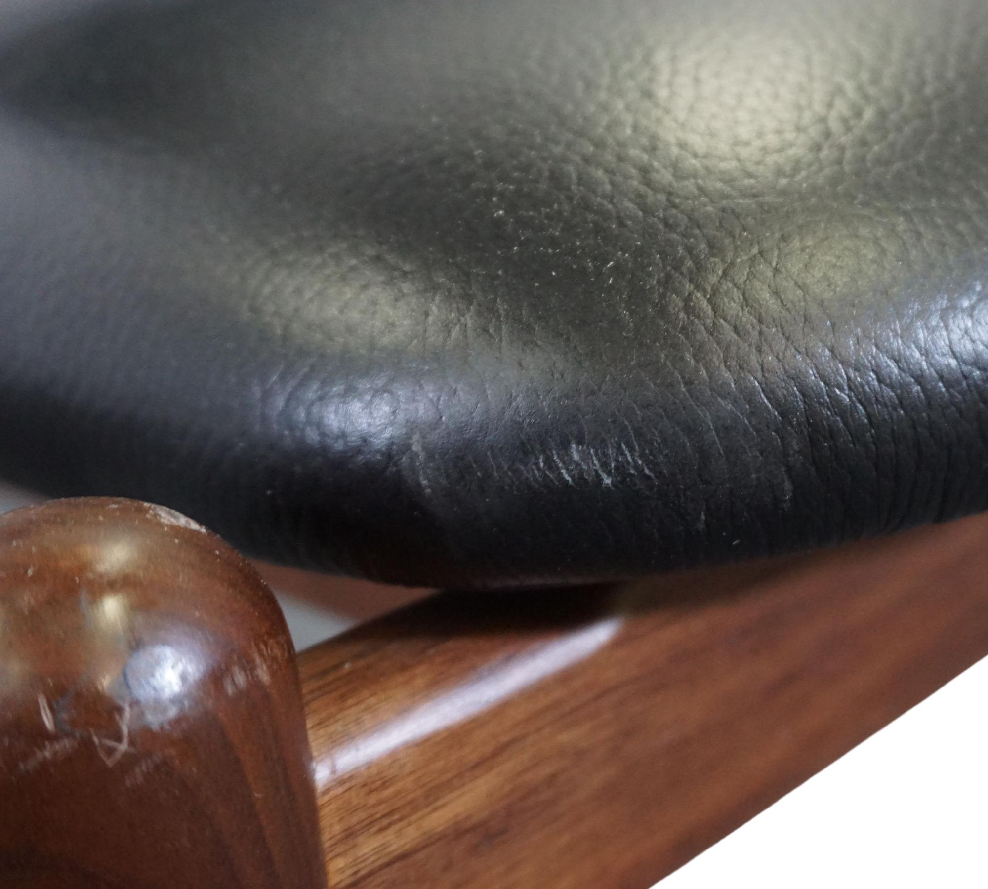 Slow Stuhl Leder Walnussholz Schwarz 5