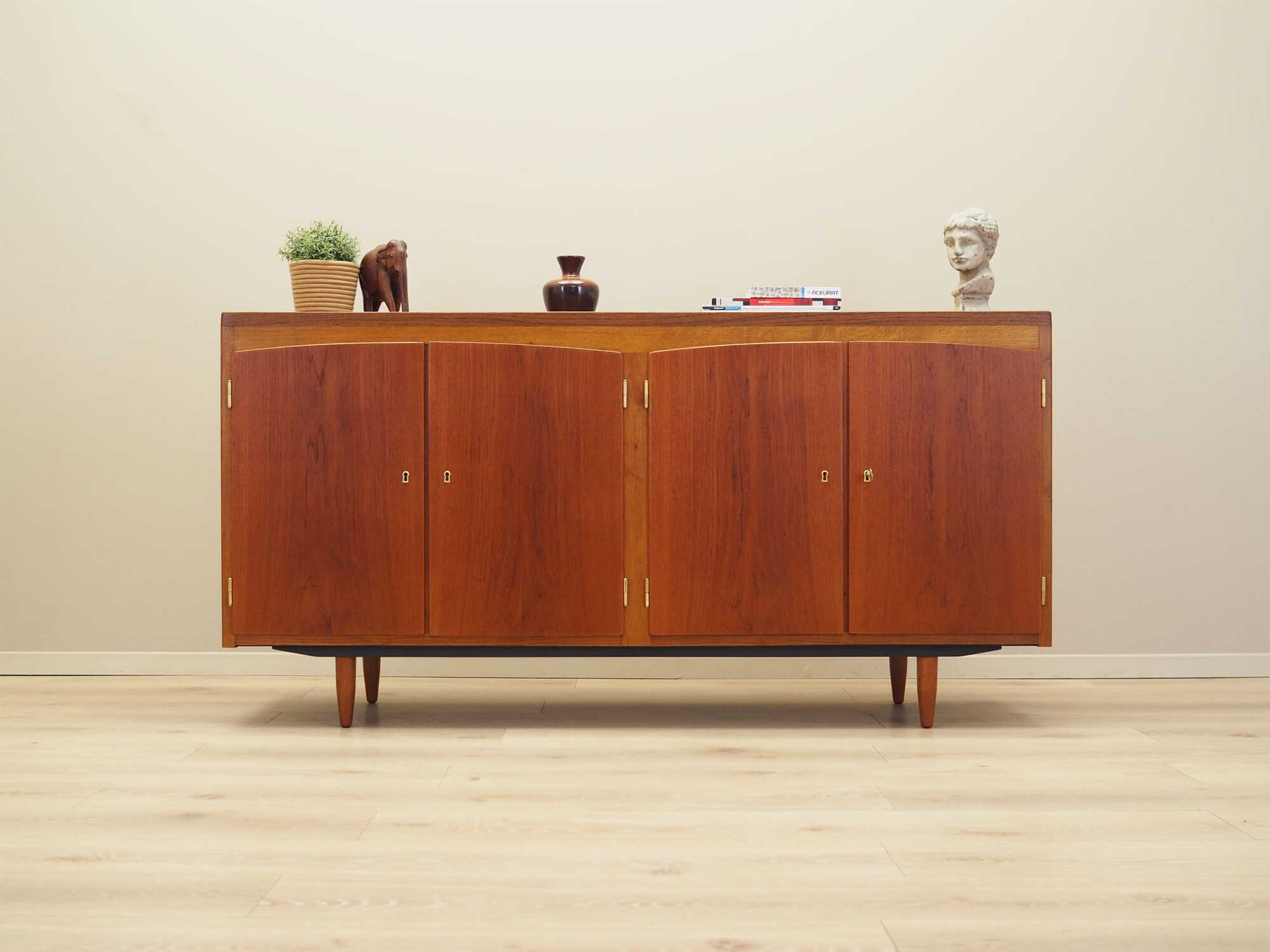 Vintage Sideboard Teakholz Braun 1960er Jahre 1