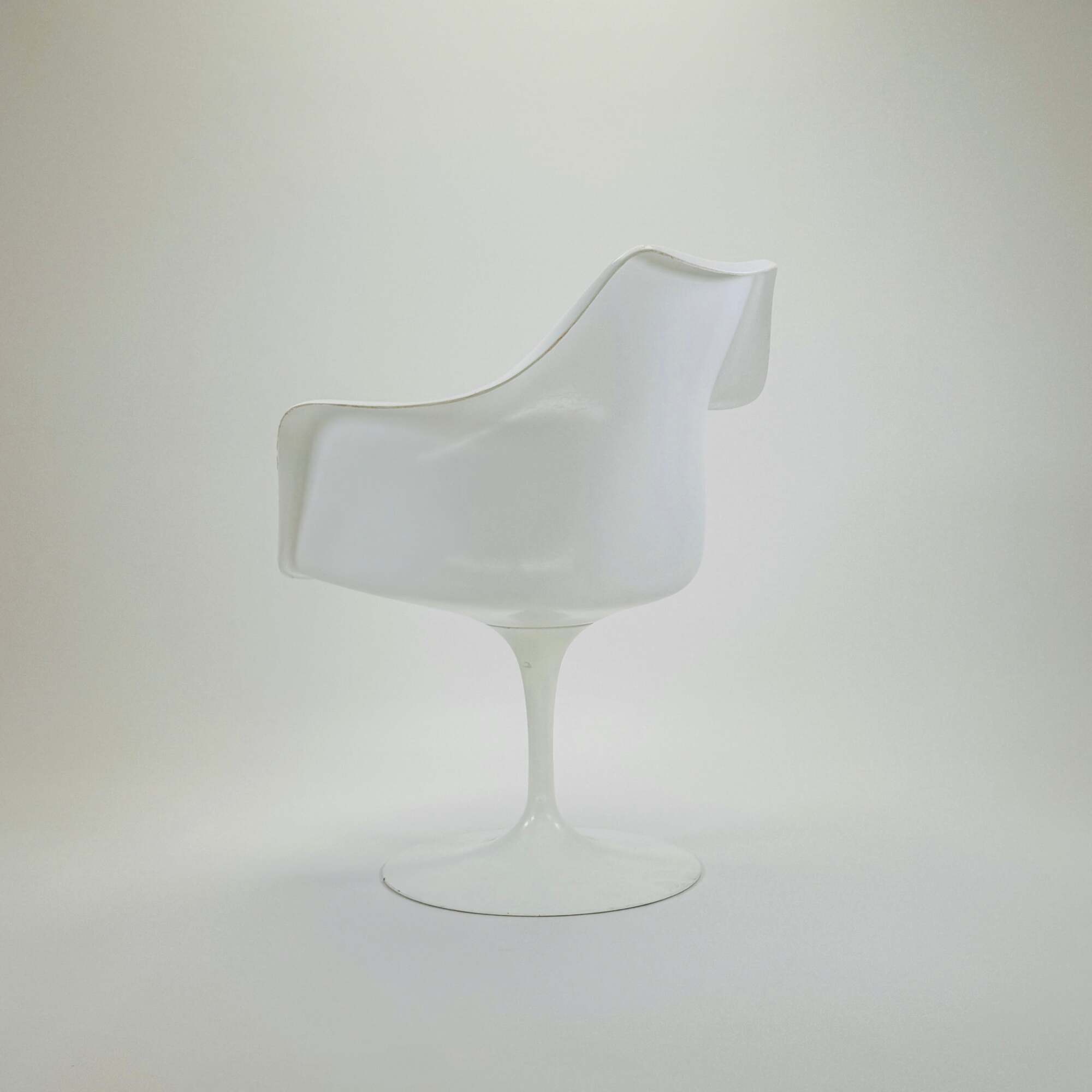 Knoll Saarinen Tulip Armchair Weiß 1