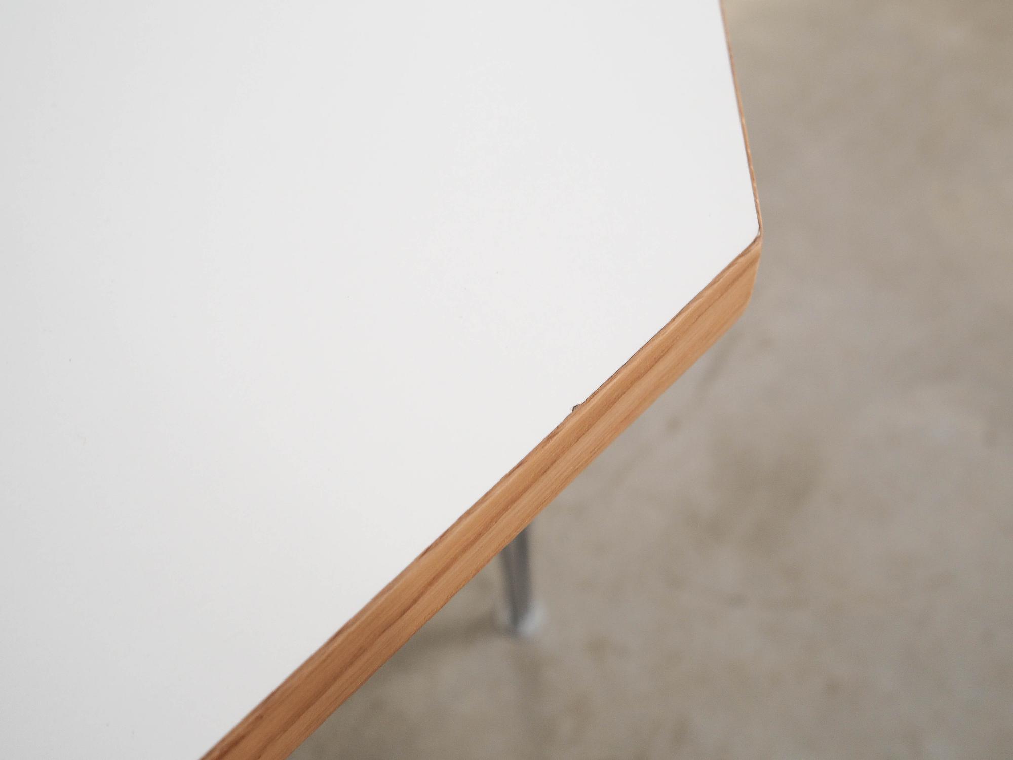 White table, Danish design, 1980s, manufactured i 8