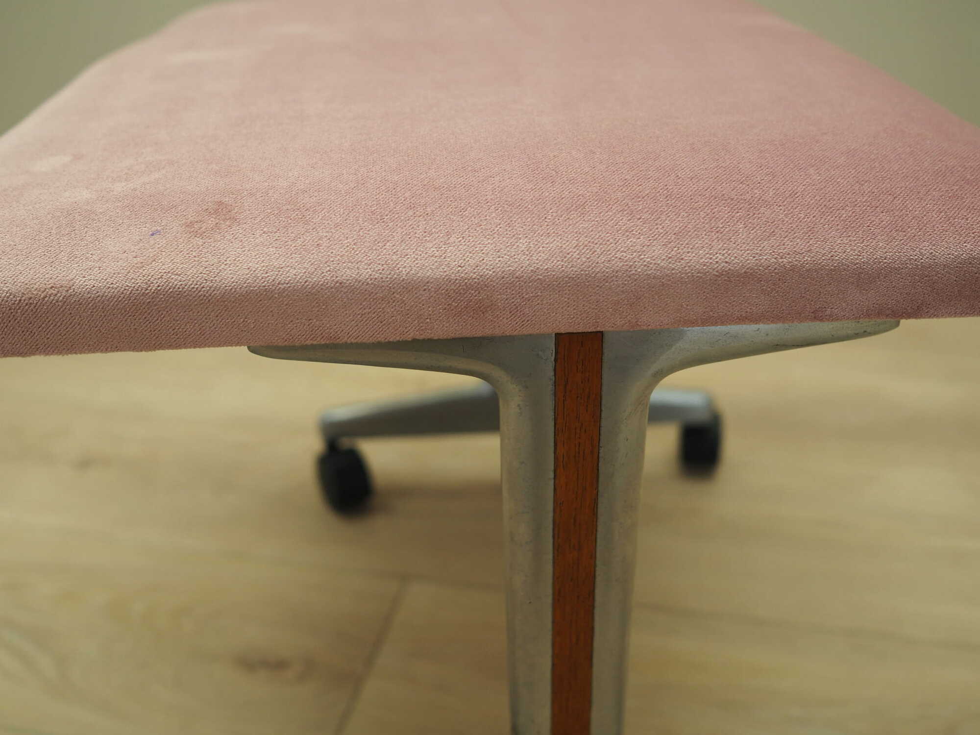 Vintage Fußhocker Textil Holz Rosa 1960er Jahre 6