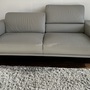 Presence Sofa Leder Metall Grau 1