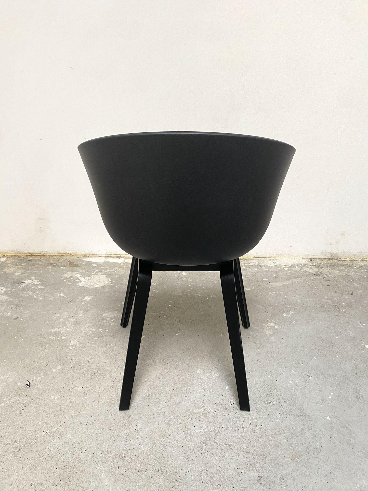 About A Chair AAC22 Stuhl Schwarz 3
