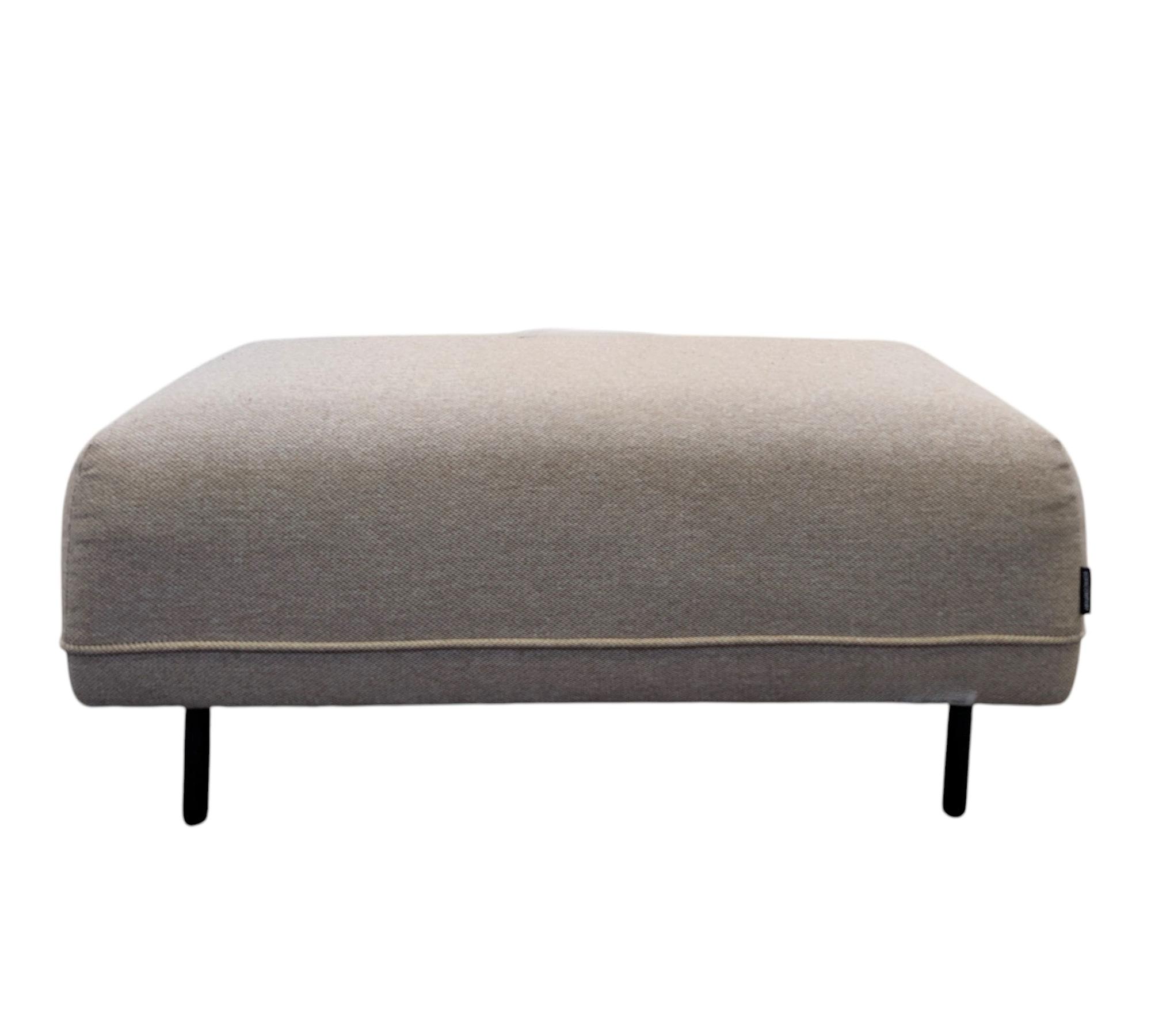 Ellis Fußhocker Agnes Brown 4