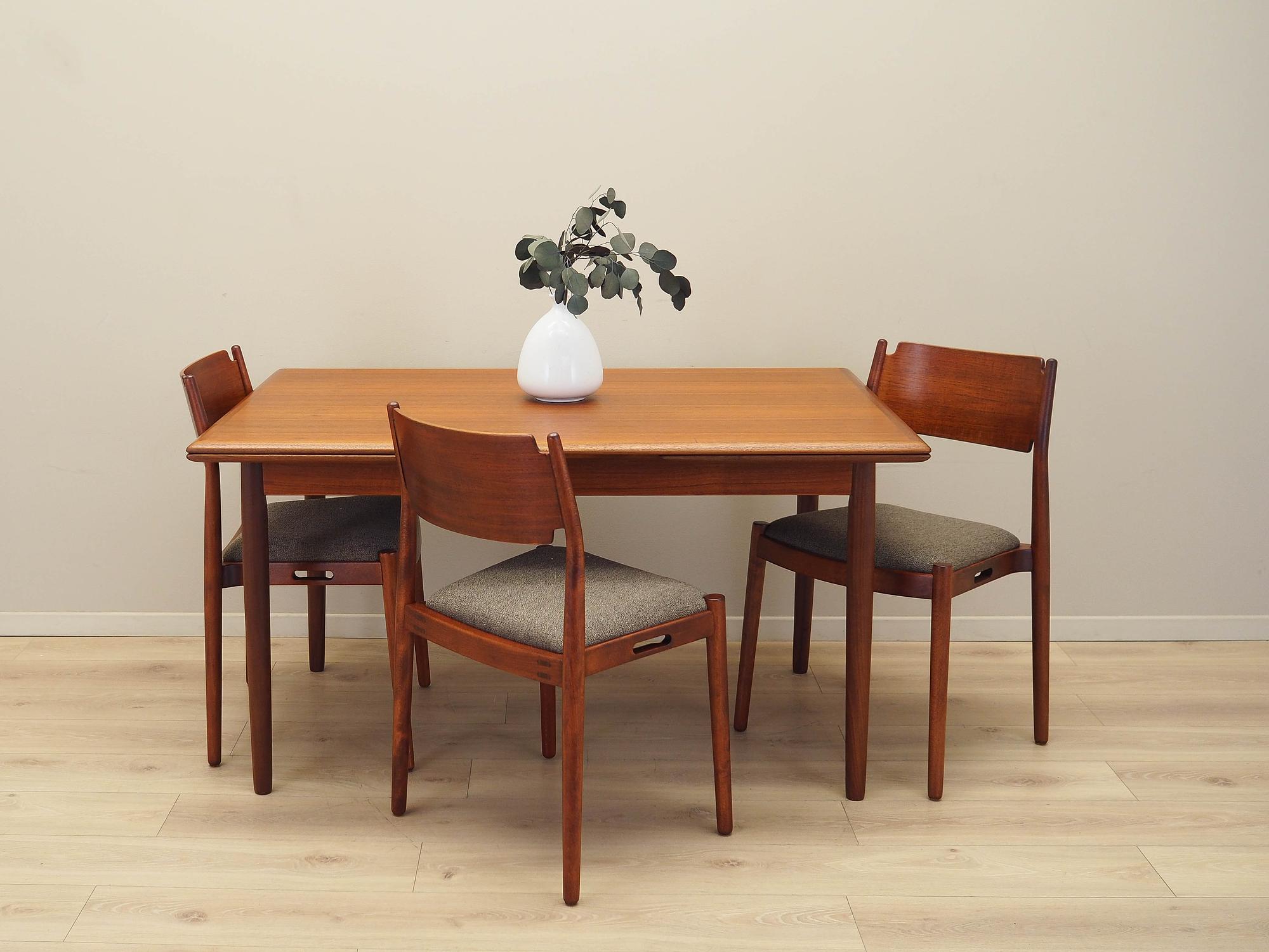 Tavolo in teak marrone anni '70 2