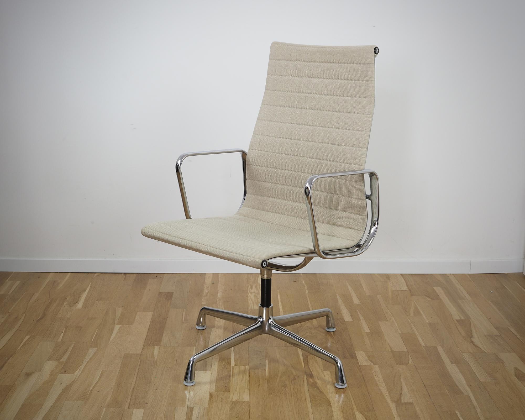 Aluminium Chair EA 112 Swivel Hopsack Beige 0
