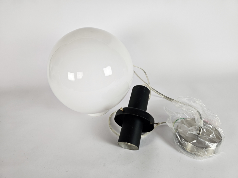 Vintage Pendelleuchte Glas Weiß Schwarz  1