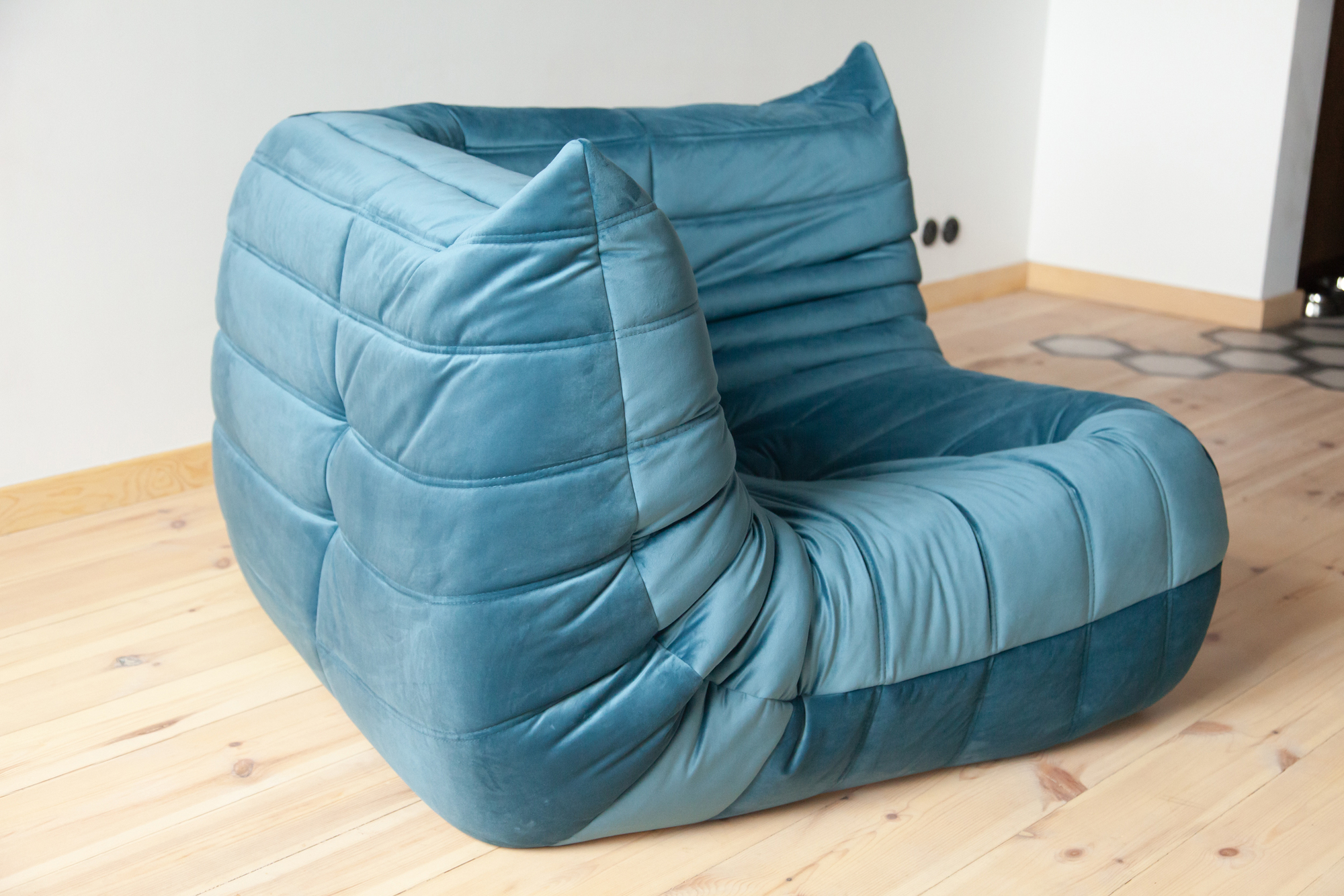 Togo Ecksofa Samt Meerblau 5