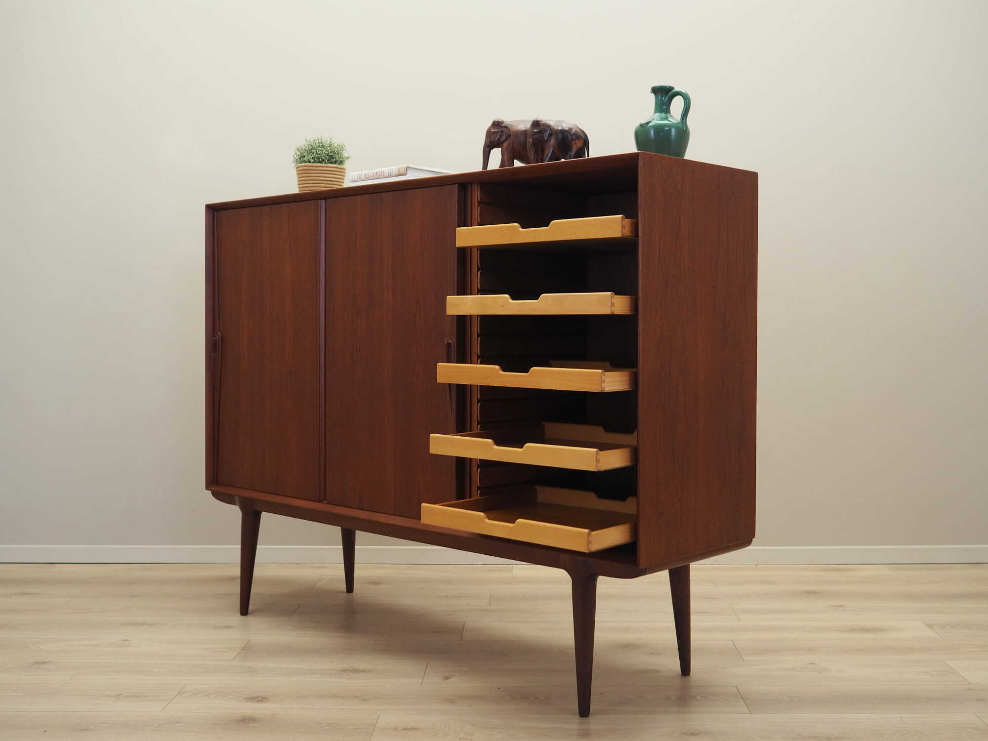 Vintage Highboard Teakholz Braun 1970er Jahre 4