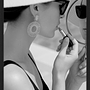Reflections of Glamour Kunstdruck mit Rahmen Schwarz Weiß 1