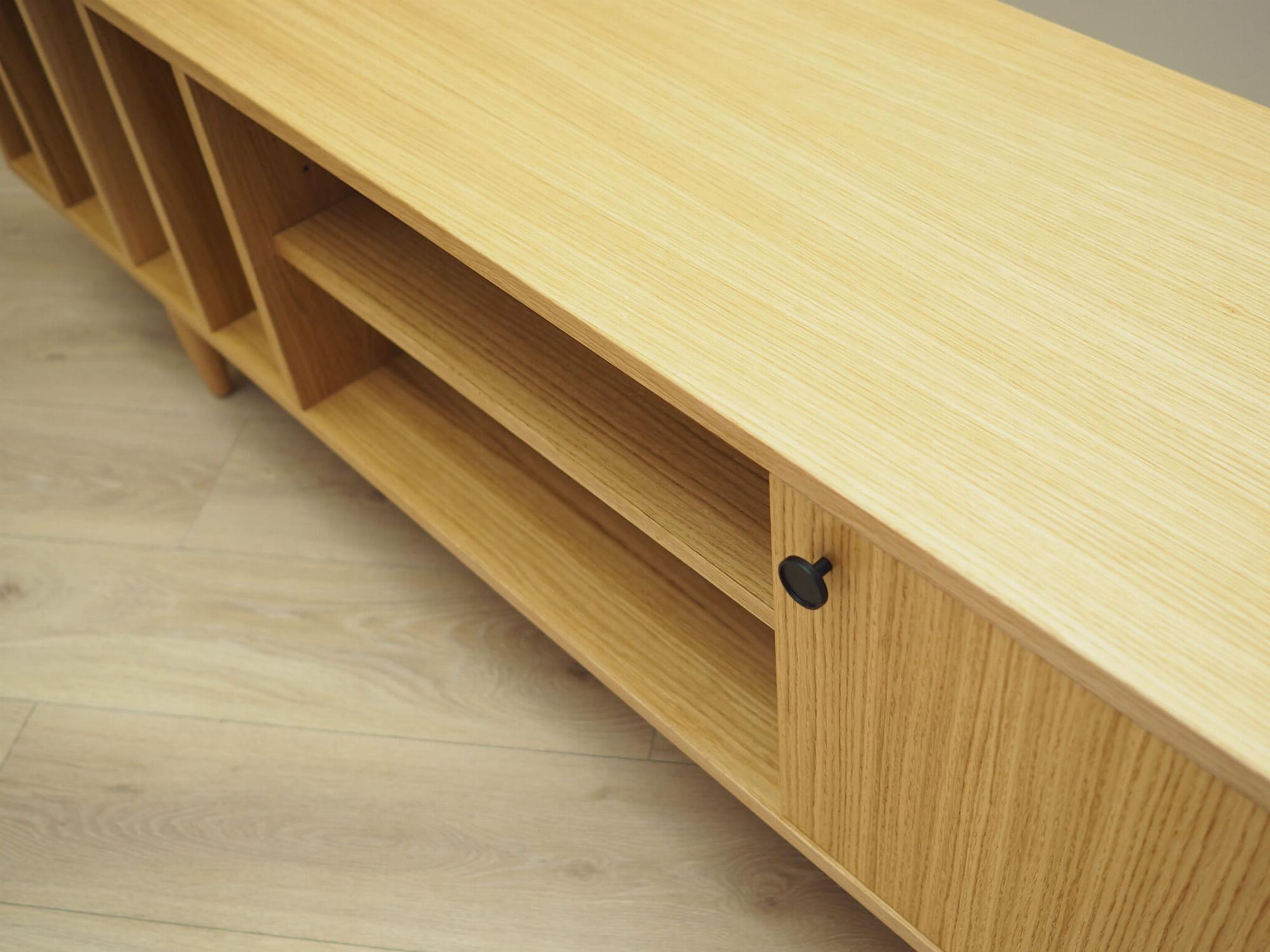 D-S19 Vinylschrank Eichenfurnier 11