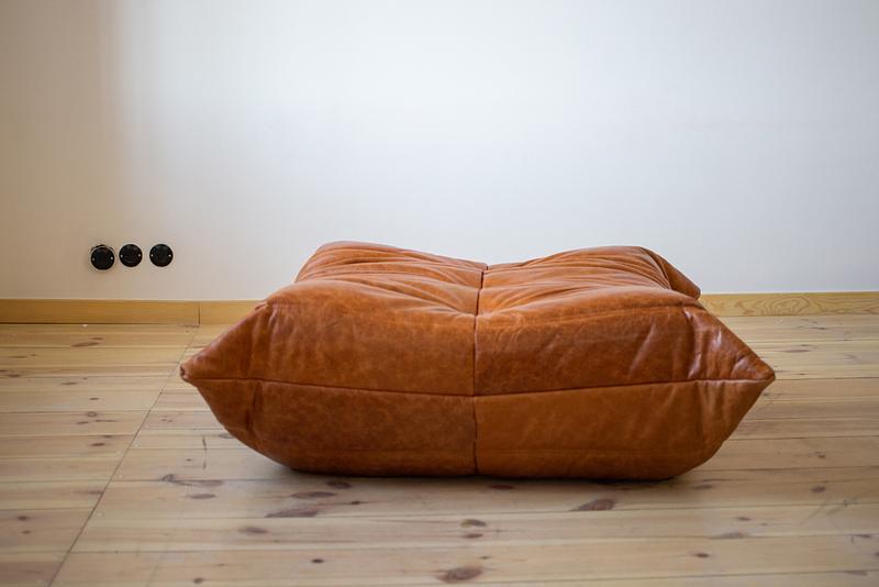 Togo Ottoman Pull-Up-Leder Kieferbraun 0