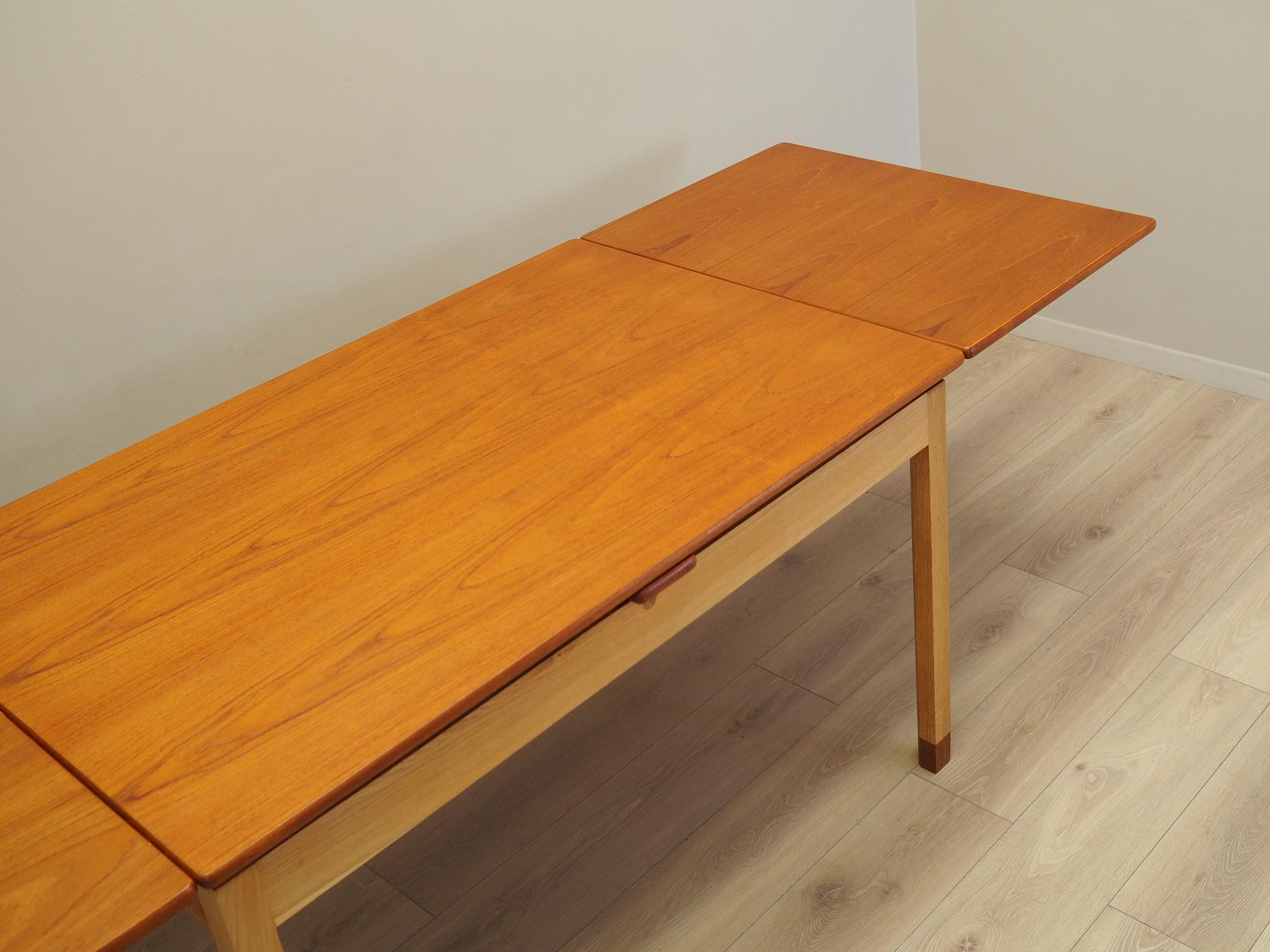 Extendable table, Danish Design, 1970s, Manufacturer: SKM 10