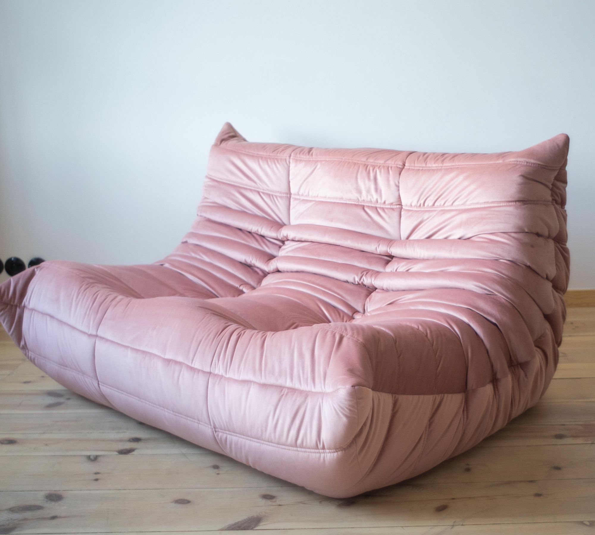 Togo Sofa 2-seater velvet pearl pink 1