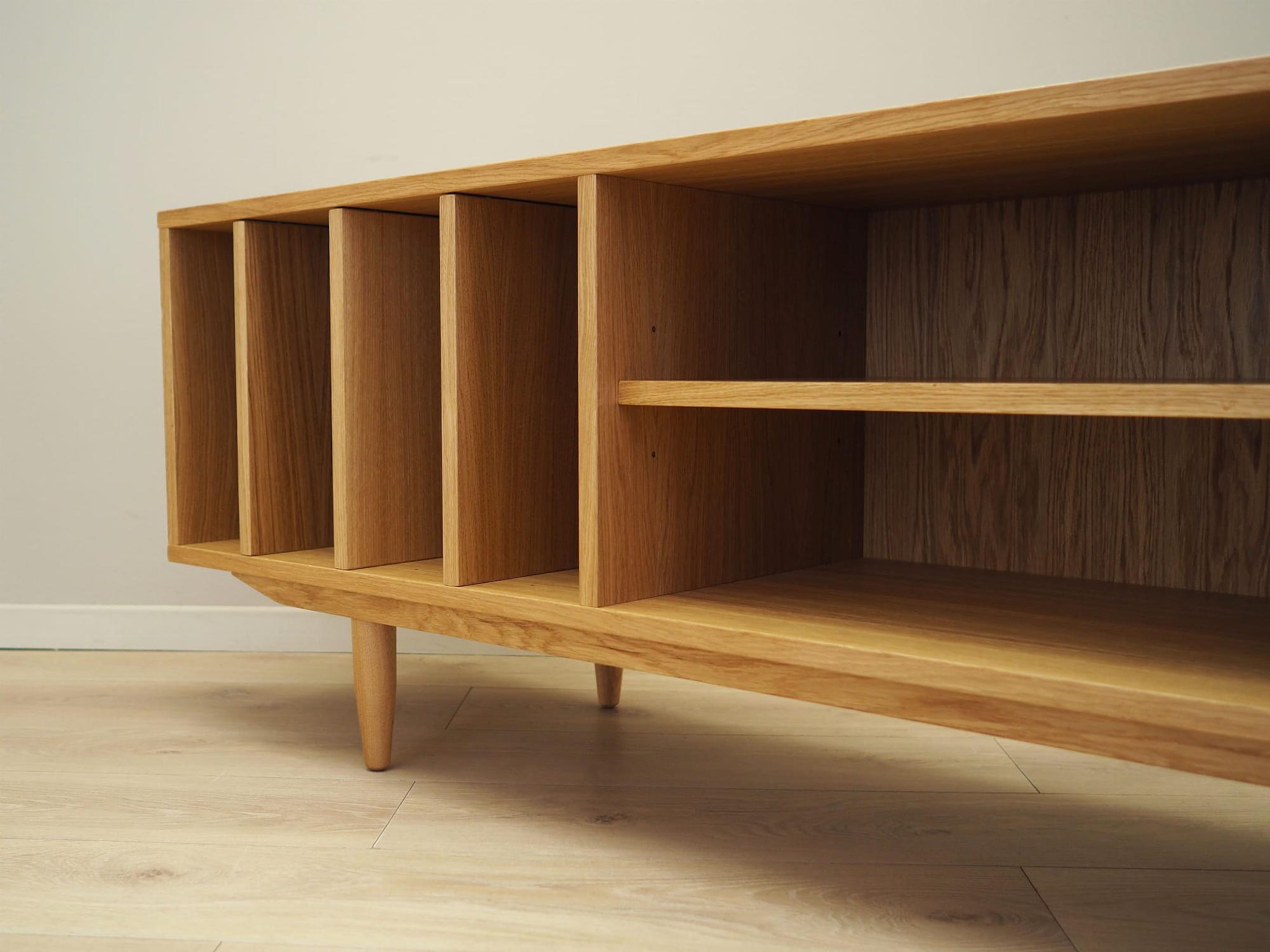 D-S19 Vinylschrank Eichenfurnier 12