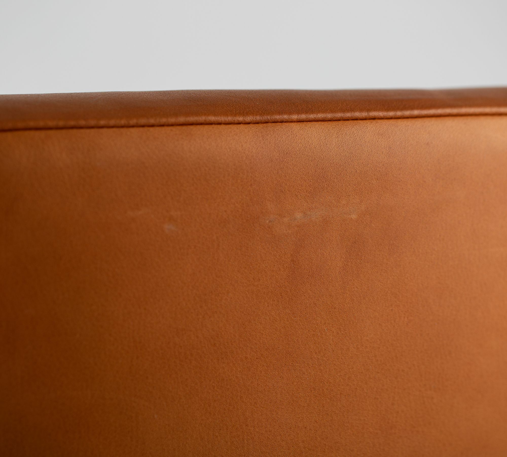 200-125 VAR Stuhl Holz Leder Cognac 4