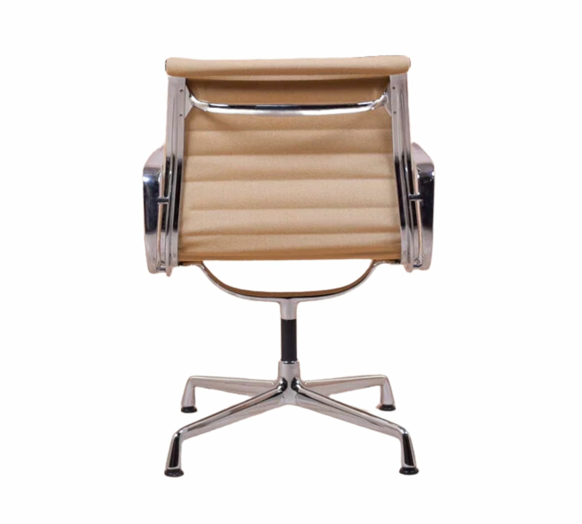 Vitra EA108 Aluminum Chair Hellgelb 4