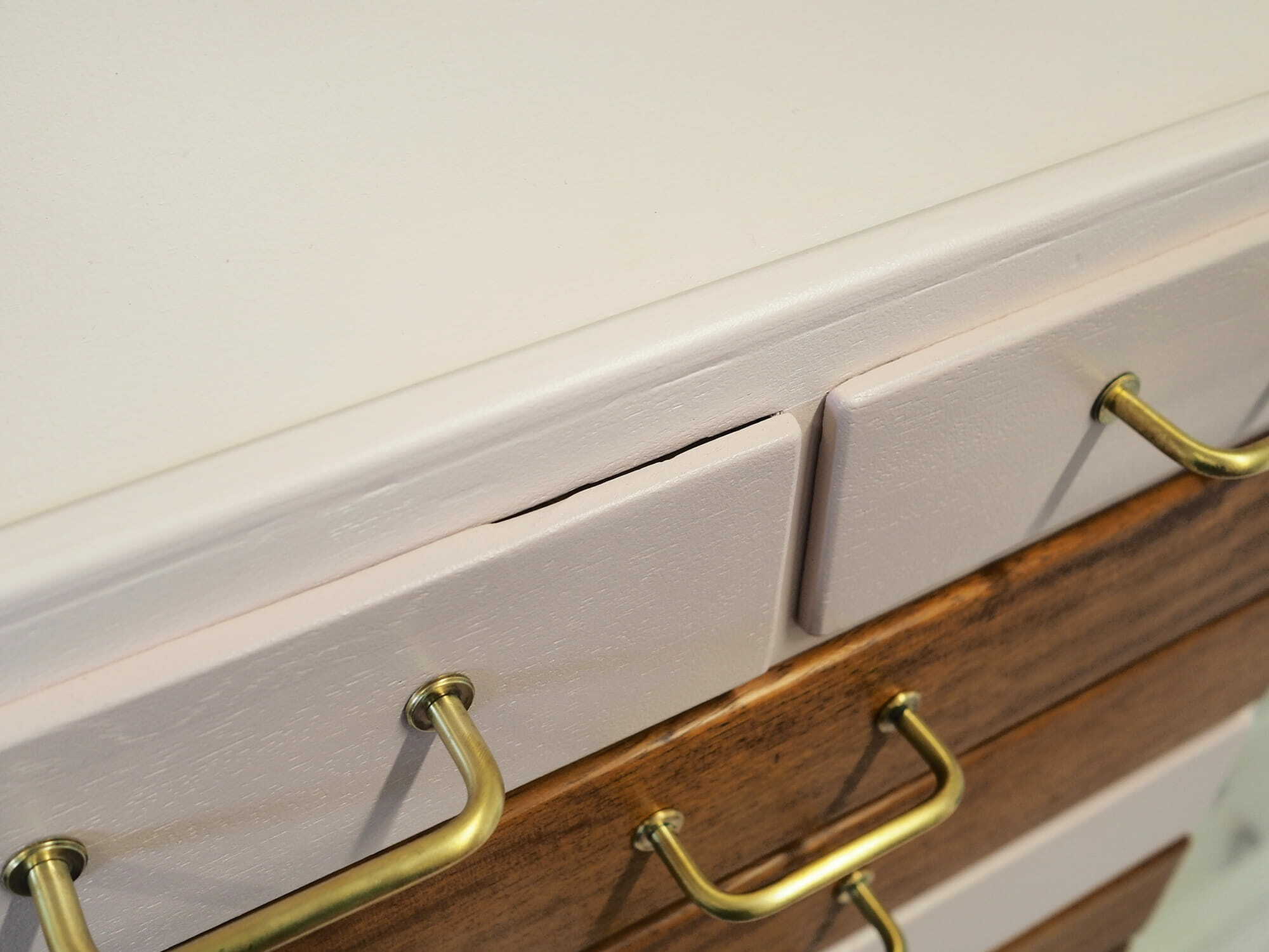Vintage dresser Teak wood Light pink 1970s 8