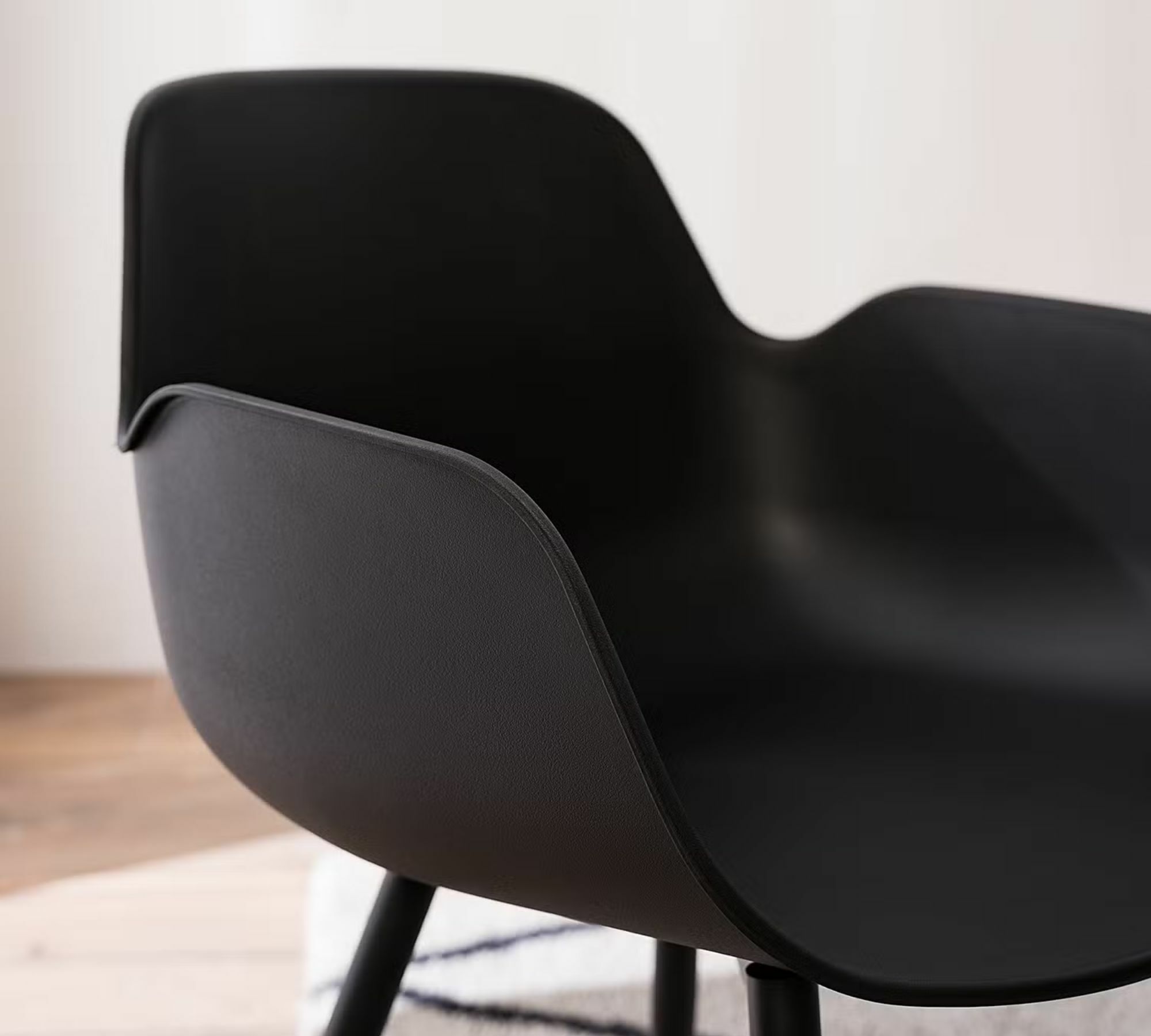 Mercada Armchair Black 6