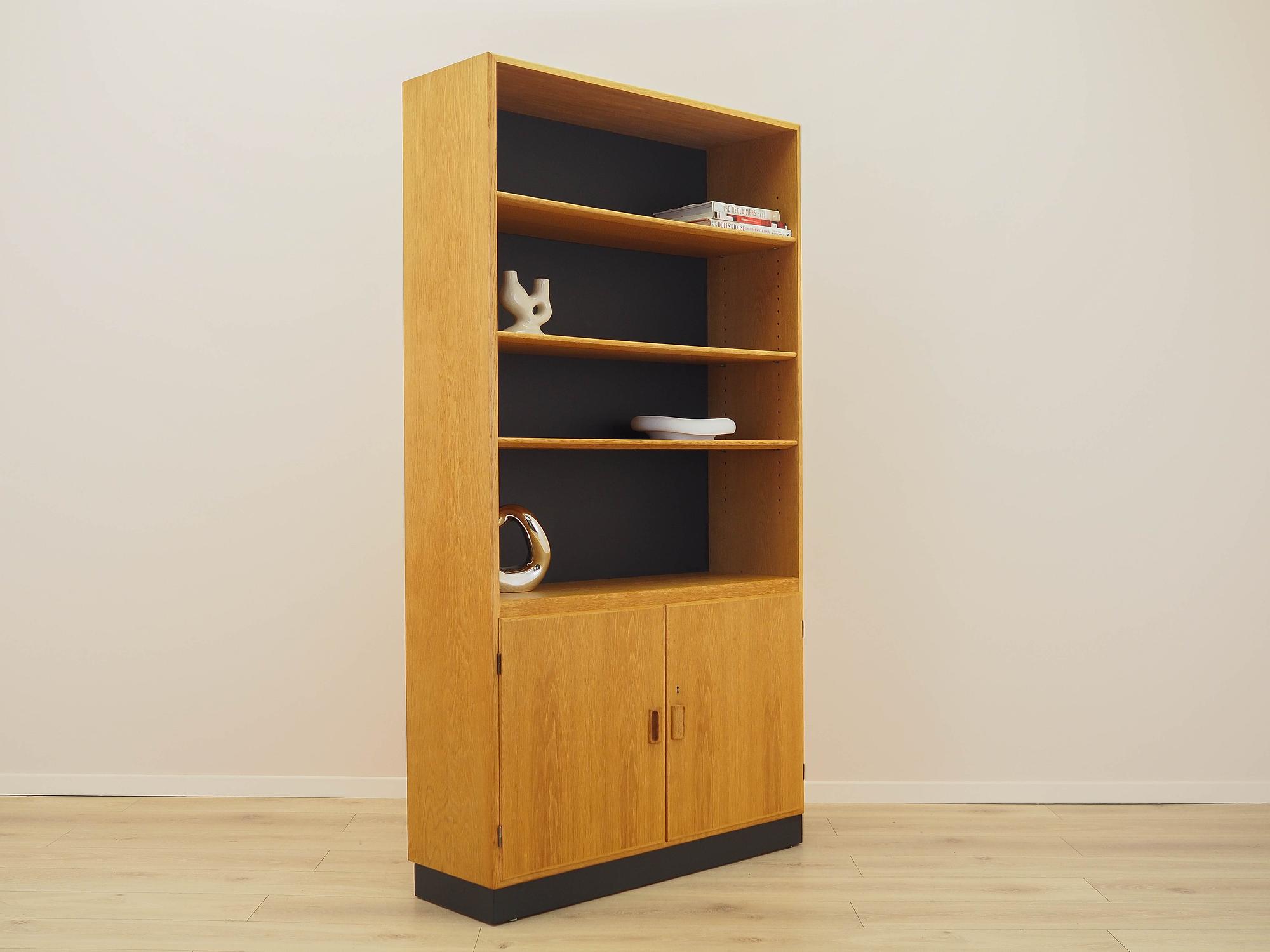 Libreria in legno di frassino 4