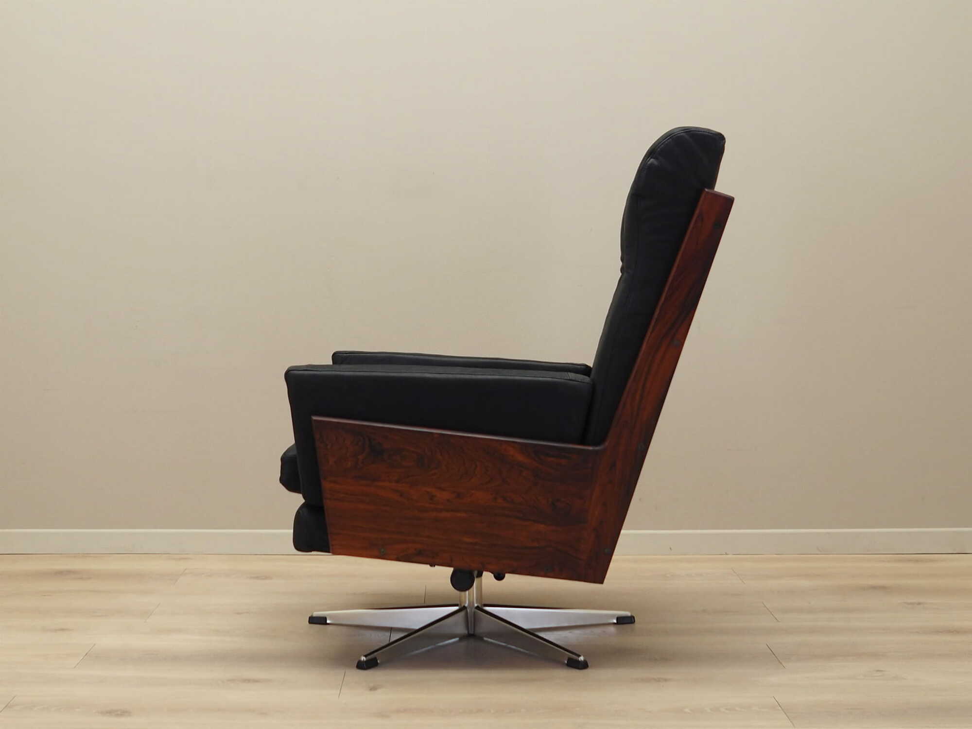 Vintage office chair leather wood black 1970s 3