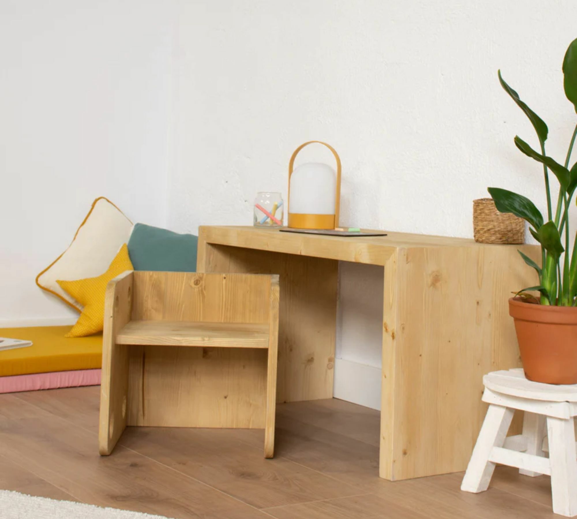 Chay Kinderstuhl Holz Nussbaum 2