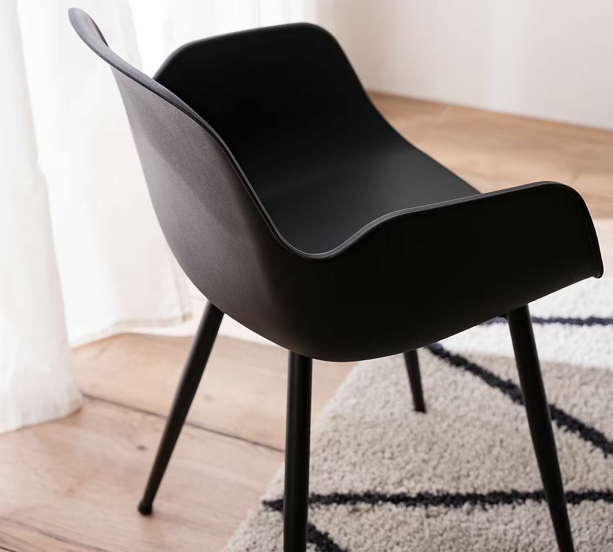 Mercada Armchair Black 7