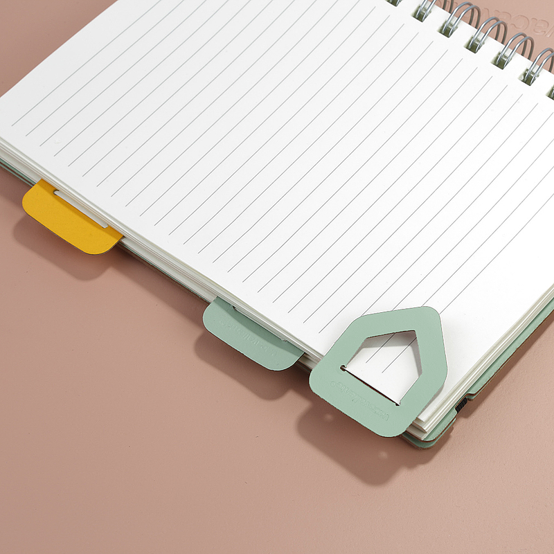 3x Urban Lesezeichen 100% Recyceltes Leder Eukalyptus 1