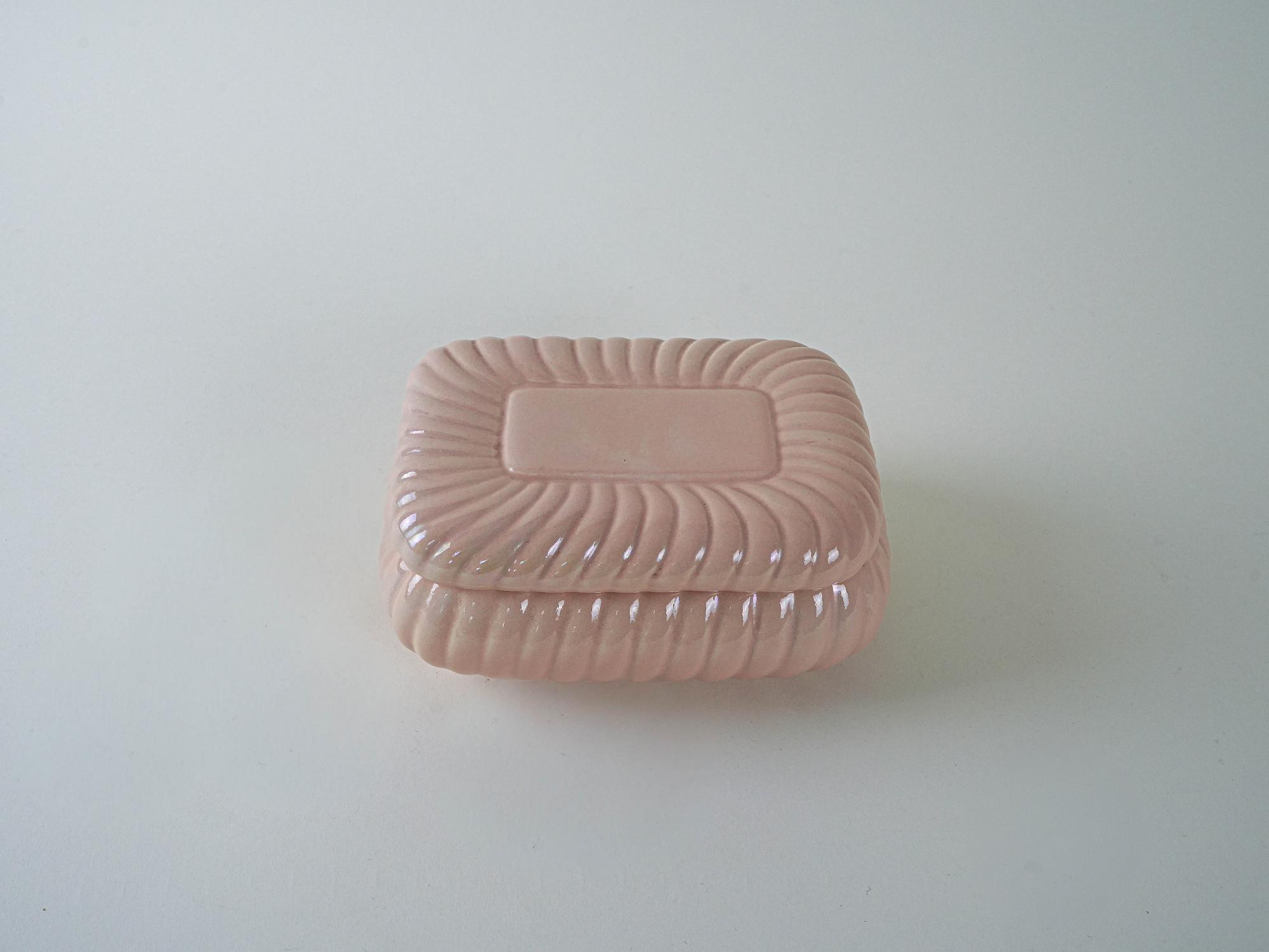 Ceramic box Pink 1970s 4