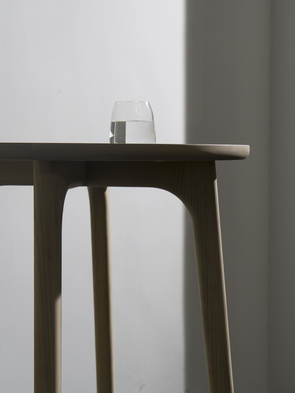 UTILITY Bistrotisch Holz Braun Ø63cm 2