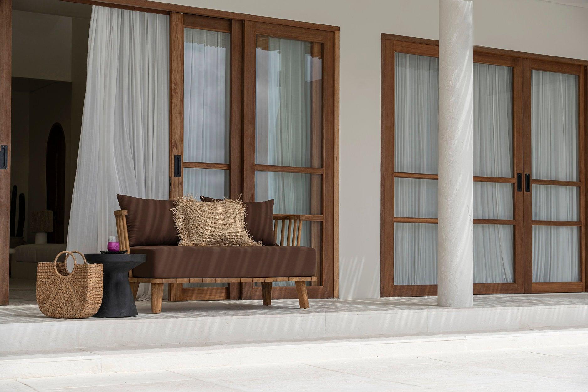 The Gravity Side Table Black ø40cm 4