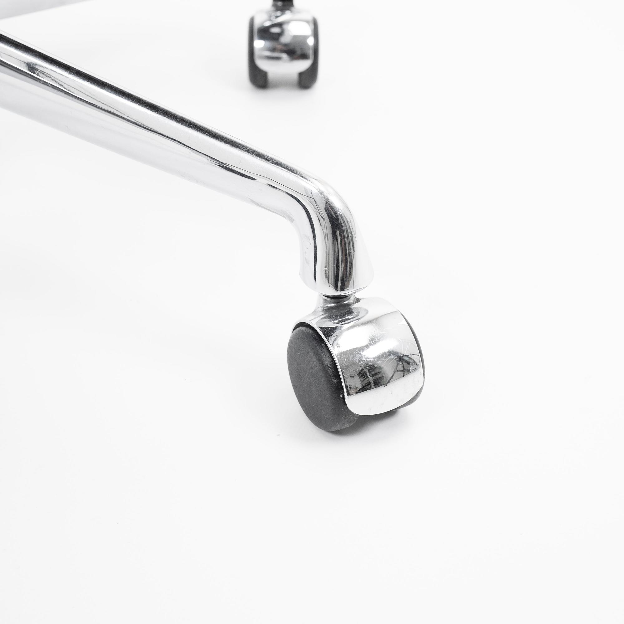 EA119 Bürostuhl Schwarz von Vitra 9