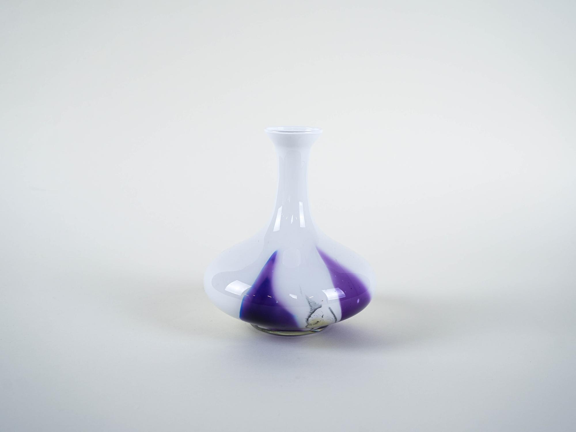 Glass vase 1970s 3