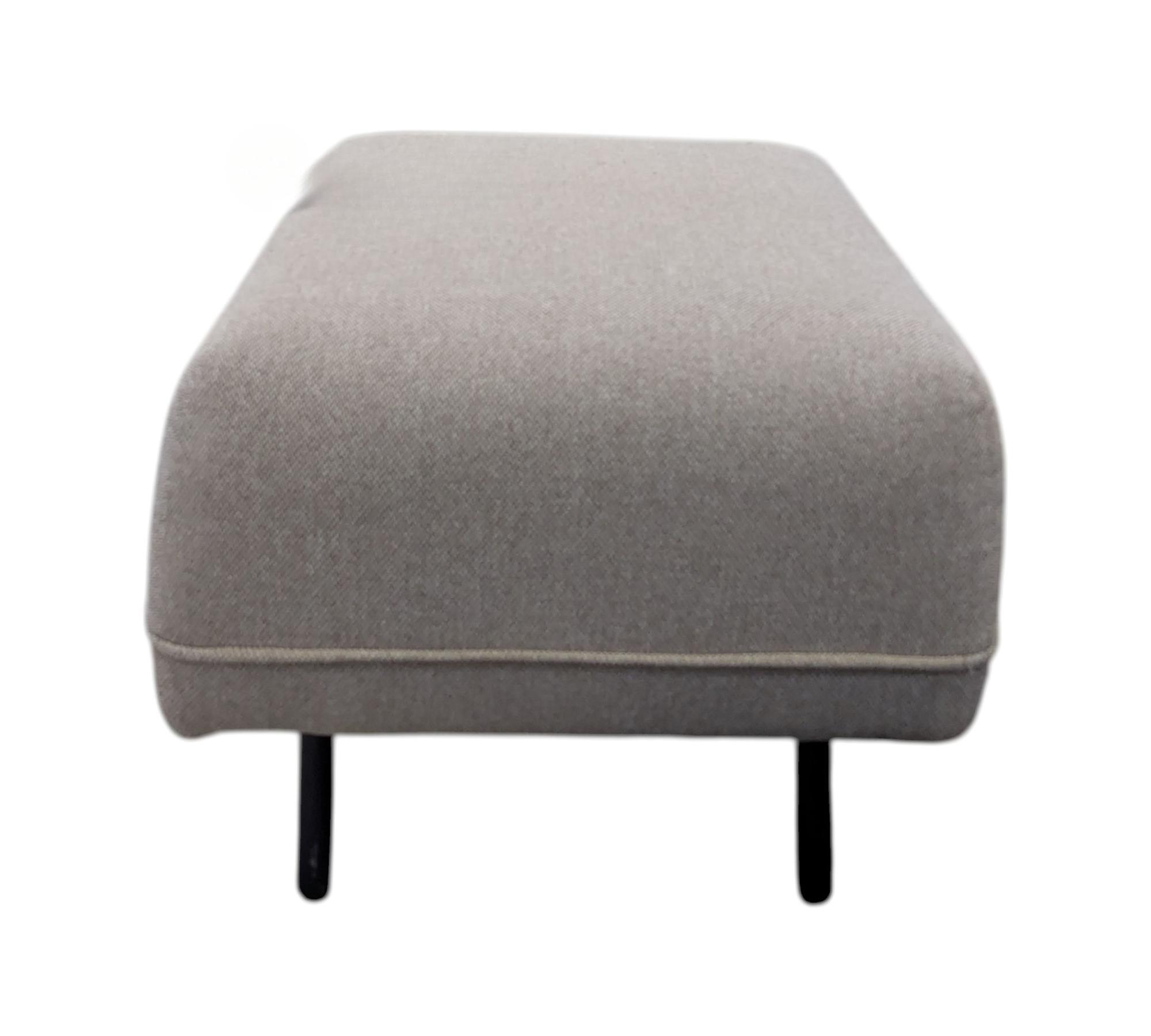 Ellis Fußhocker Agnes Brown 3