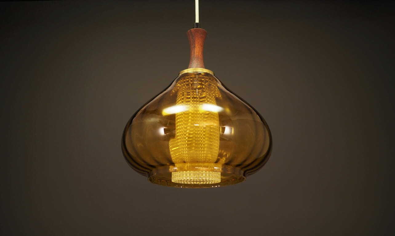 Lampada a sospensione vintage in vetro marrone anni '70 3
