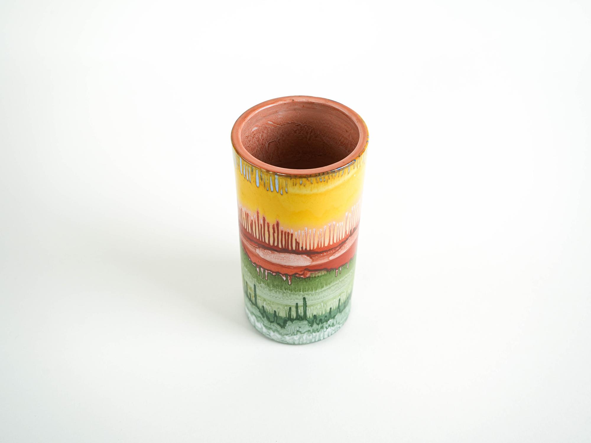 Cylindrical vase 1970s 3