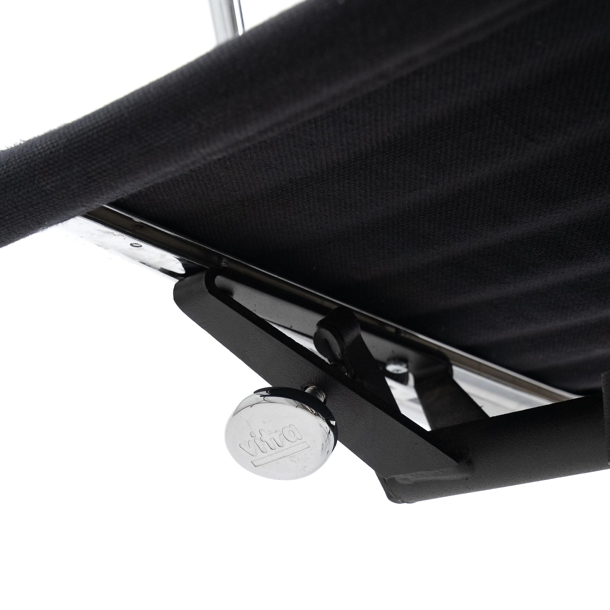 EA117 Office Chair Black by Vitra 6