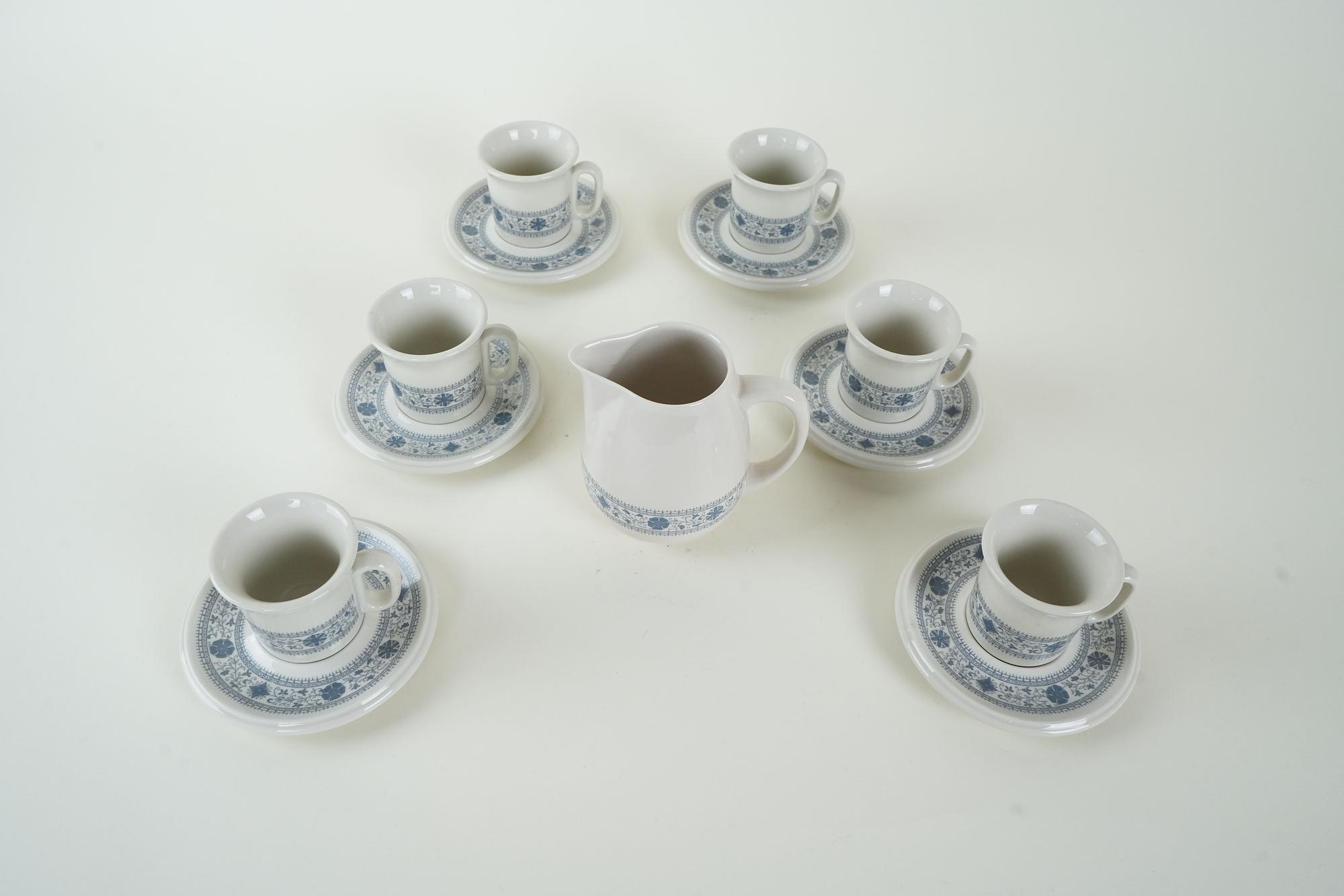 Vintage Tee 13er Set  Porzellan Elfenbein Blau 1970er Jahre 4