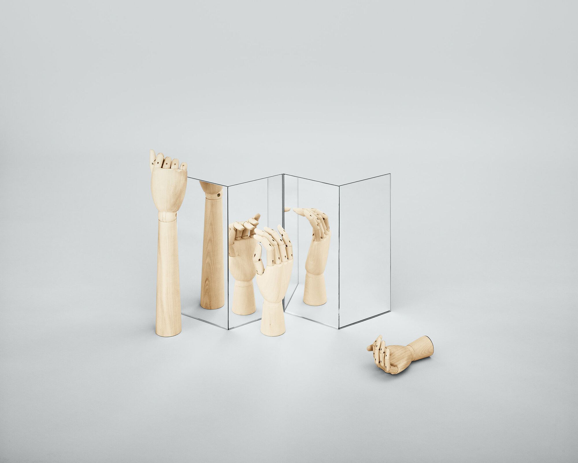 Wooden Hand Beige 1