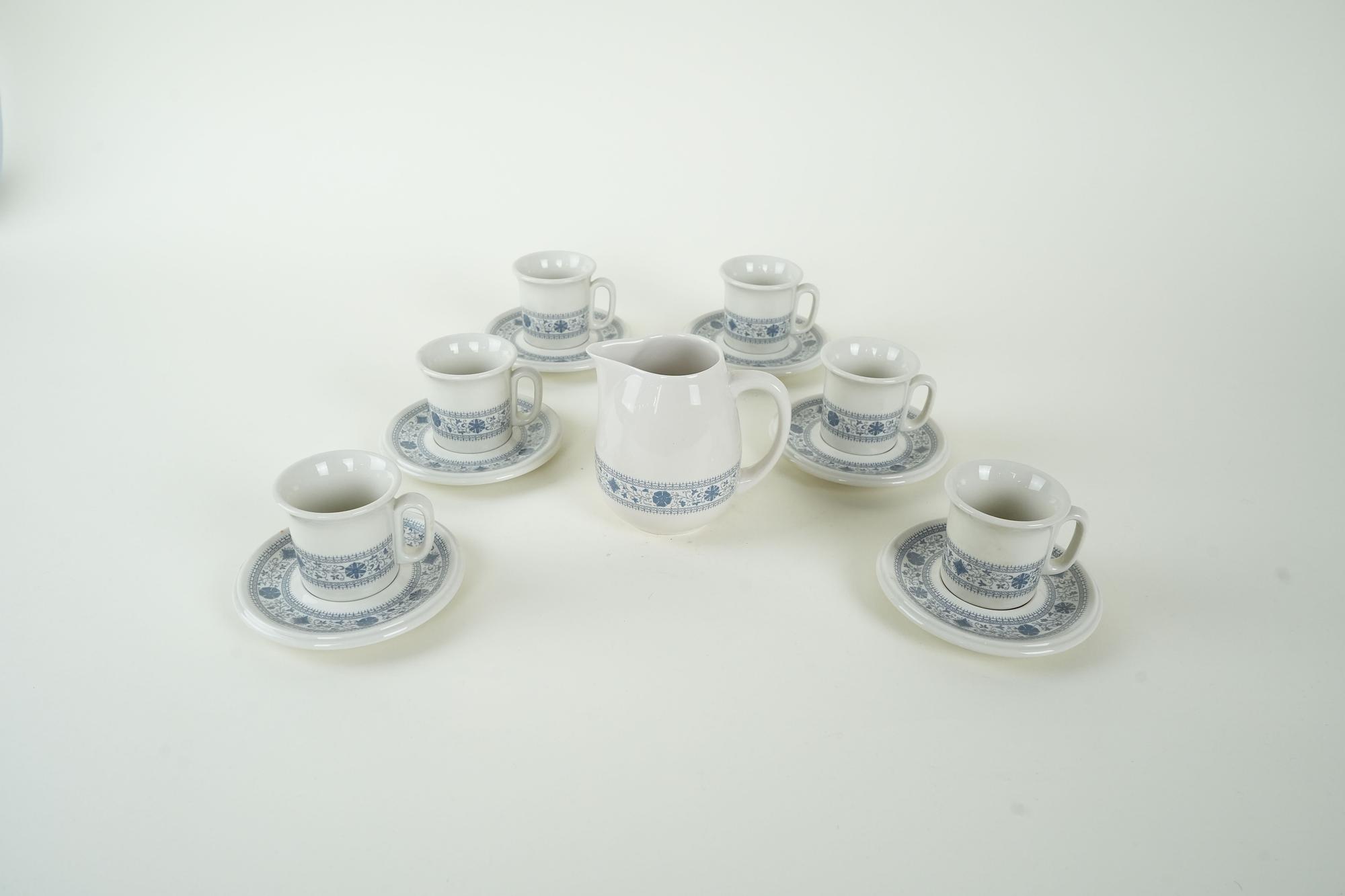 Vintage Tee 13er Set  Porzellan Elfenbein Blau 1970er Jahre 3