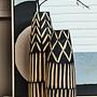 Arlo Kleine gravierte Holzvase
 7