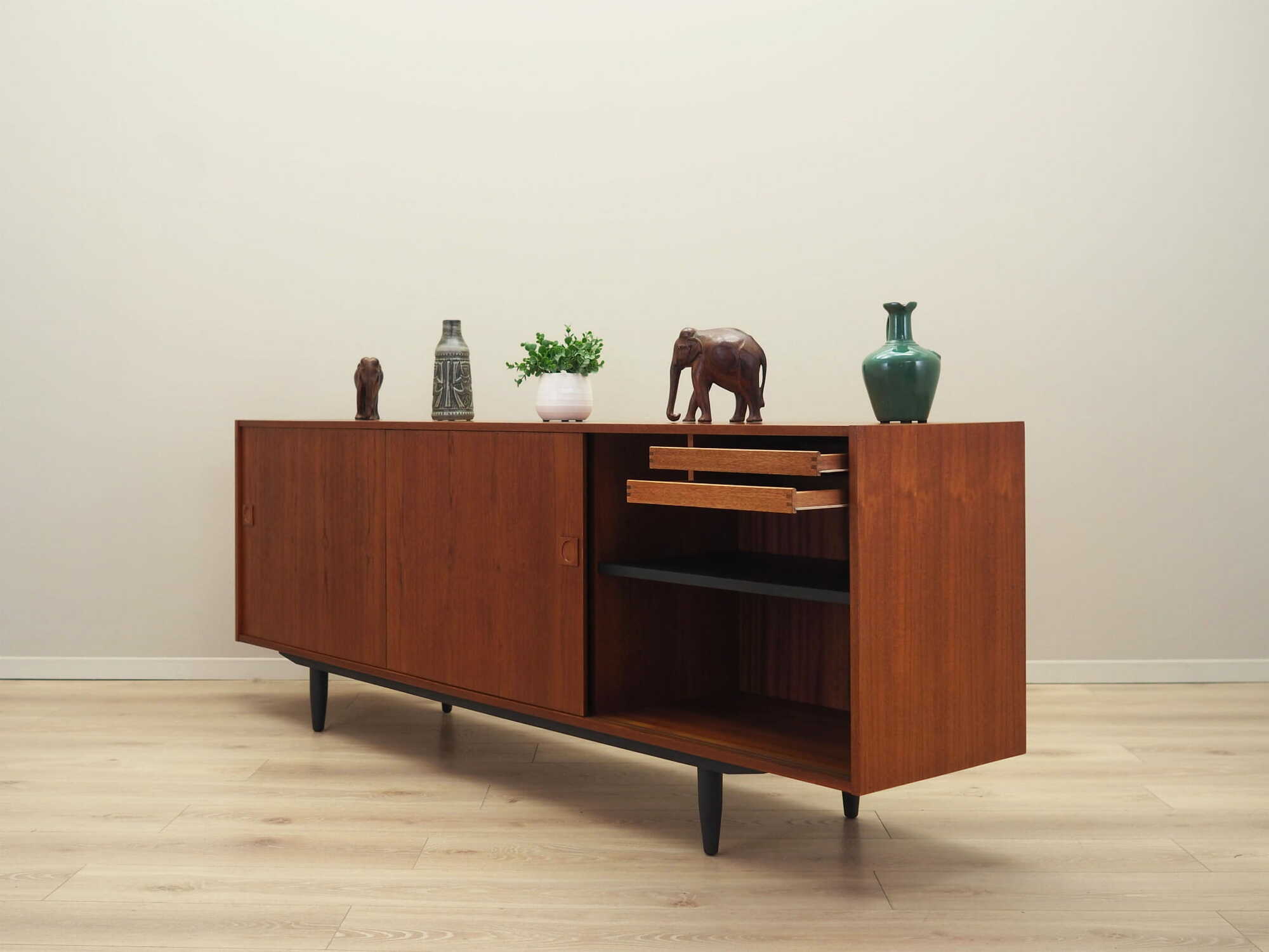 Vintage Sideboard Teakholz Braun 1970er Jahre 4