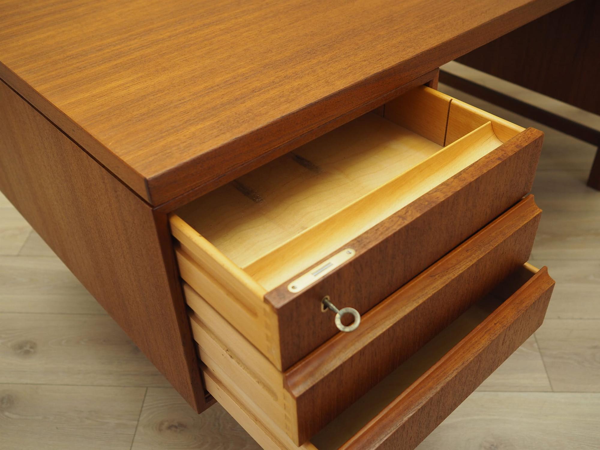 Schreibtisch Teakholz 1970er Jahre 11
