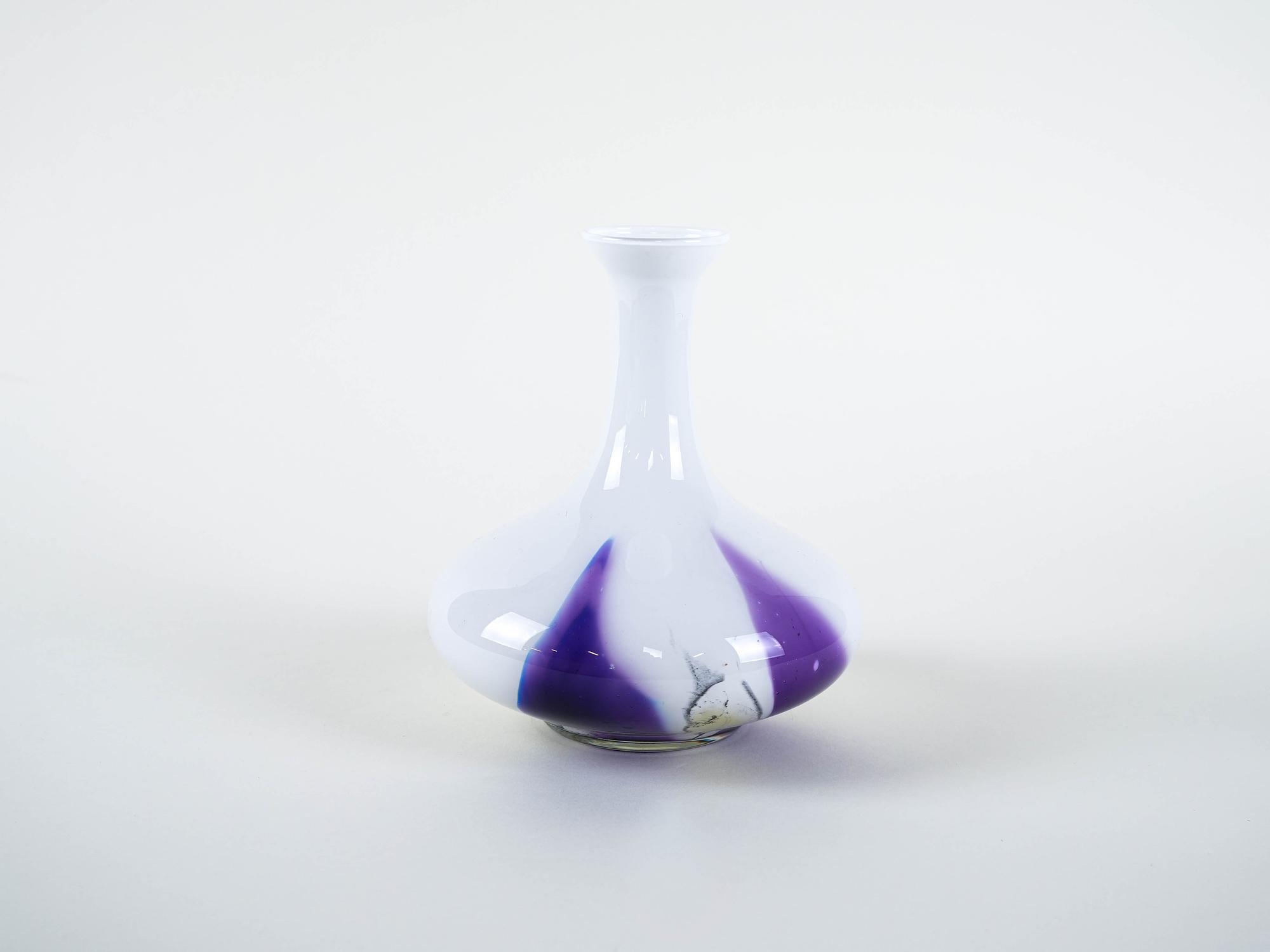Glass vase 1970s 2