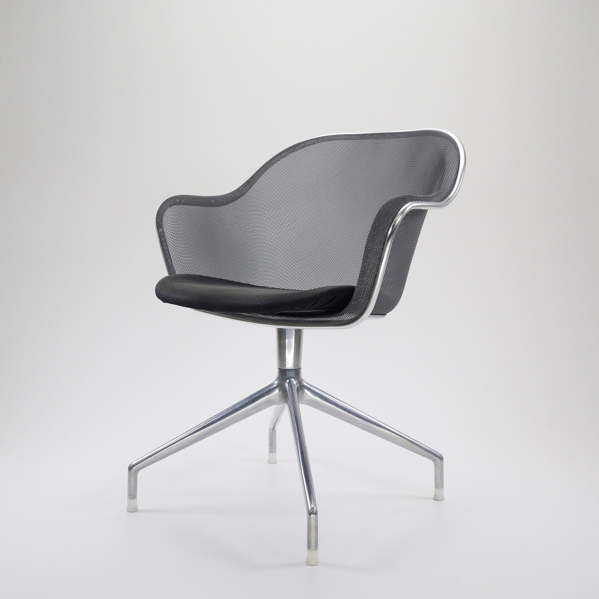 IU4 Iuta Armchair Chrome Black 0