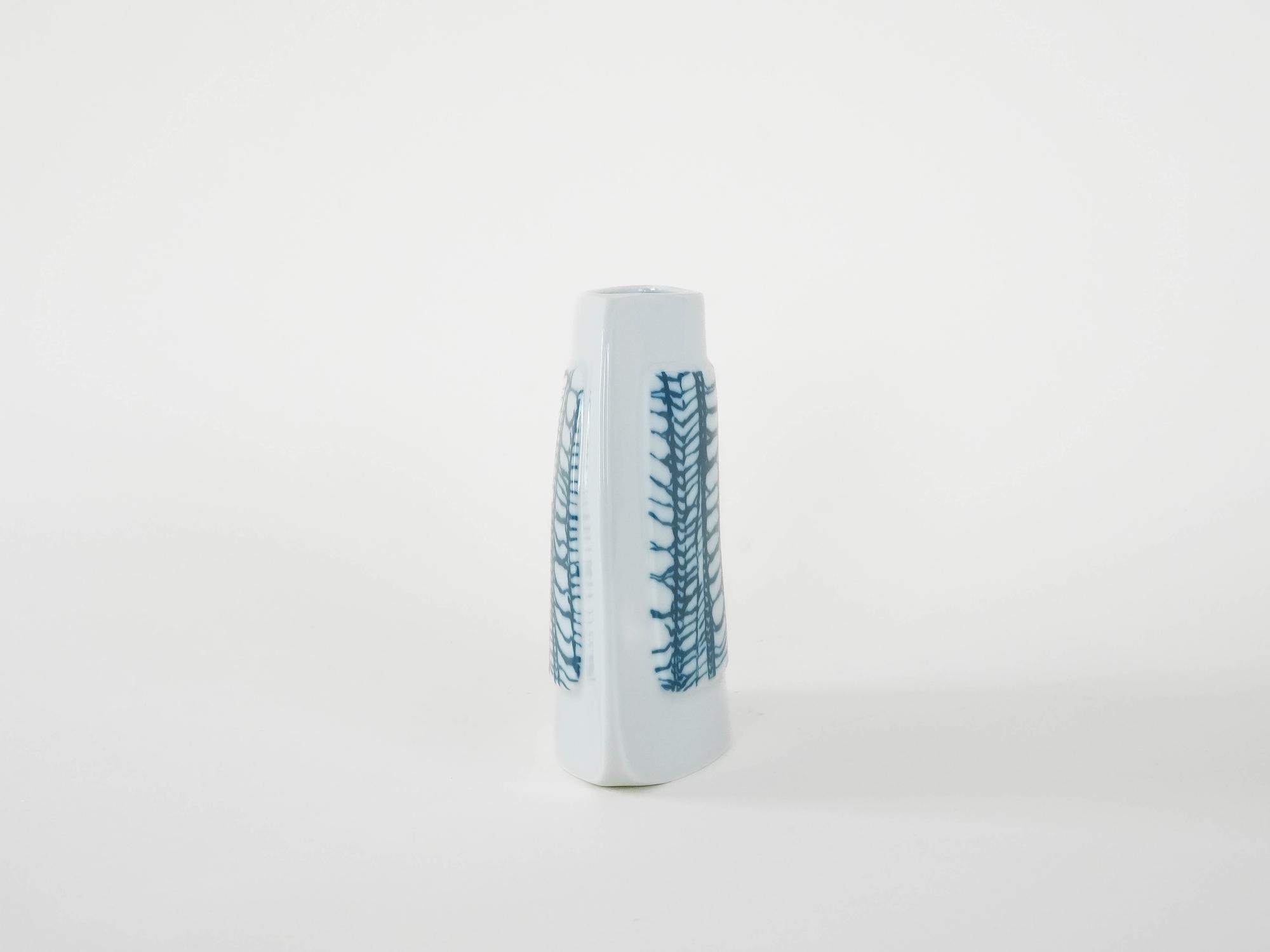 Porzellanvase Weiß Blau 1970er Jahre 3